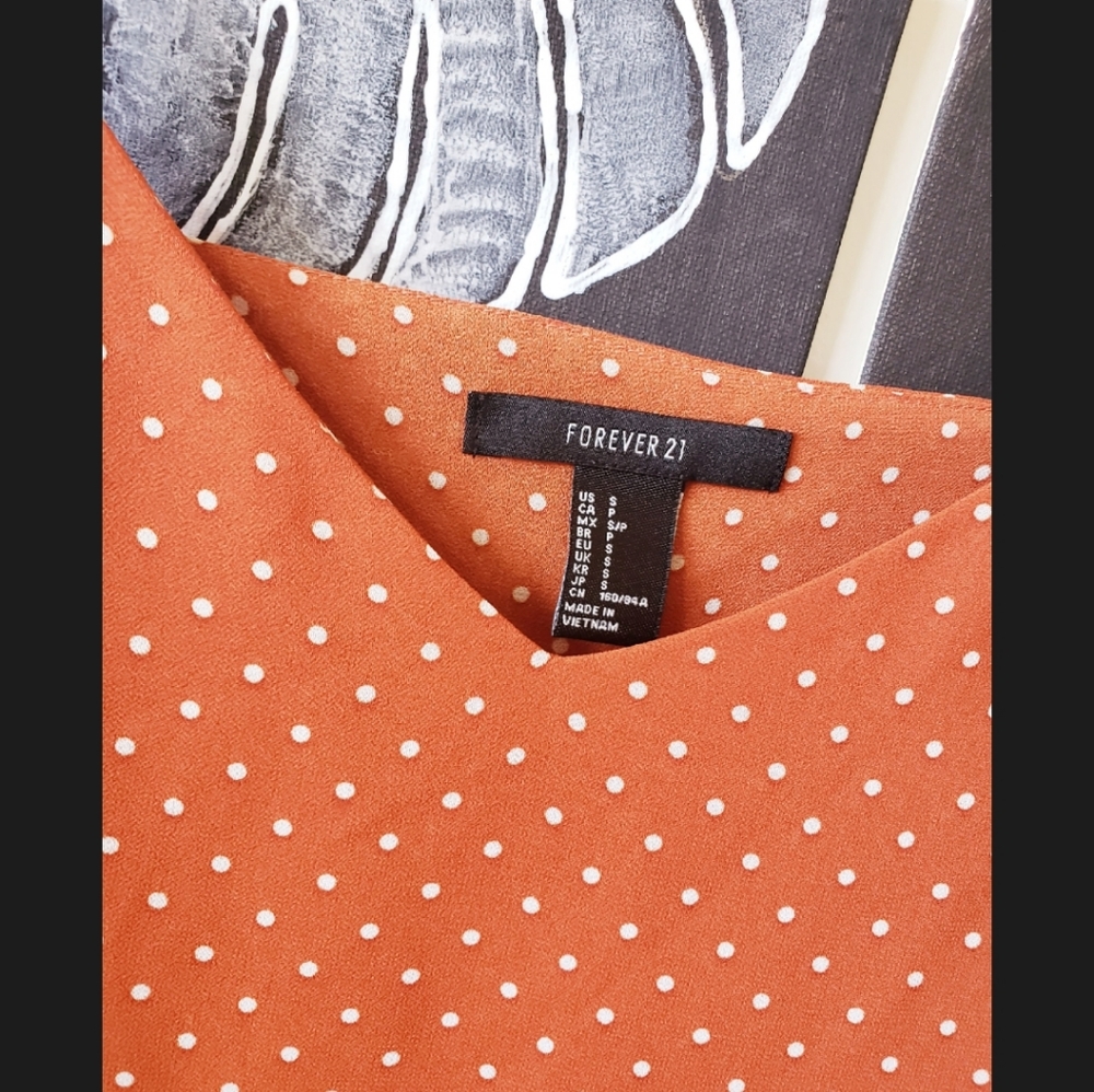 Top - Picture 2 of 2